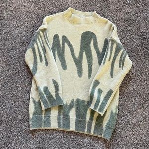 GREEN SQUIGGLY PATTERN OVERSIZED SWEATER